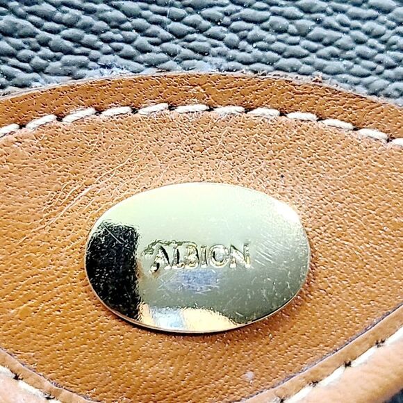 Albion Leather Shoulder Bag - Picture 2 of 7